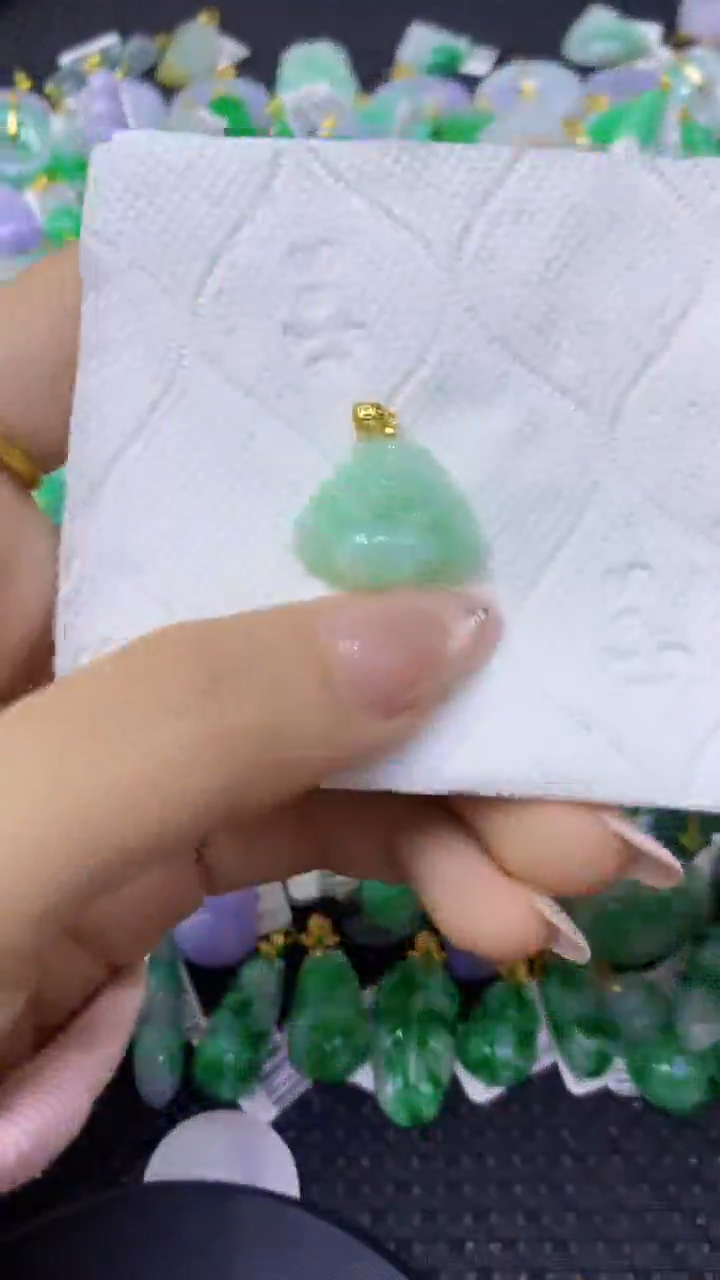 颈饰未镶嵌翡翠天然缅甸翡翠A货