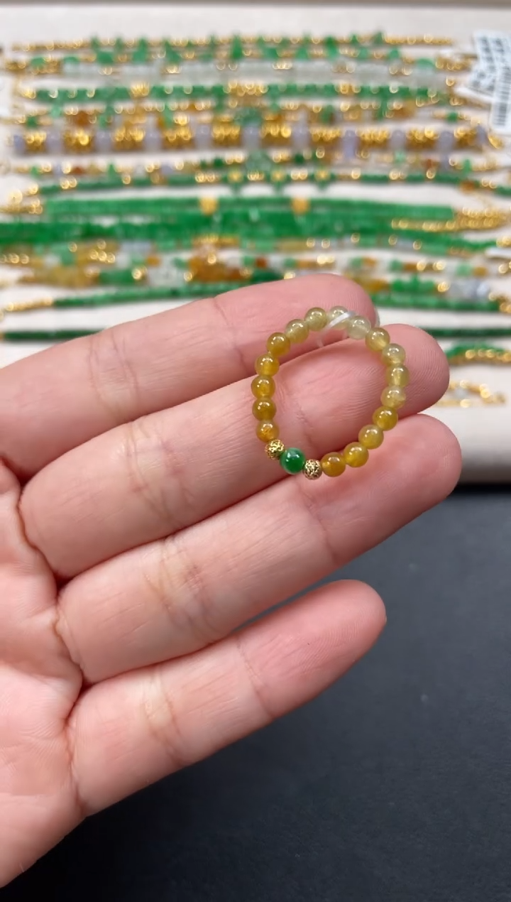 18K金镶嵌手串翡翠一条   P539