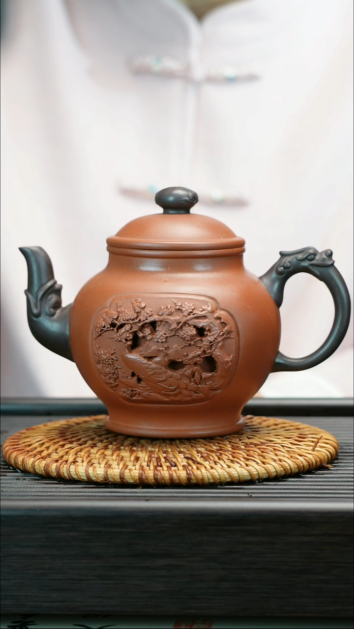 茶壶紫砂红皮龙 镂空雕刻宫灯  300cc