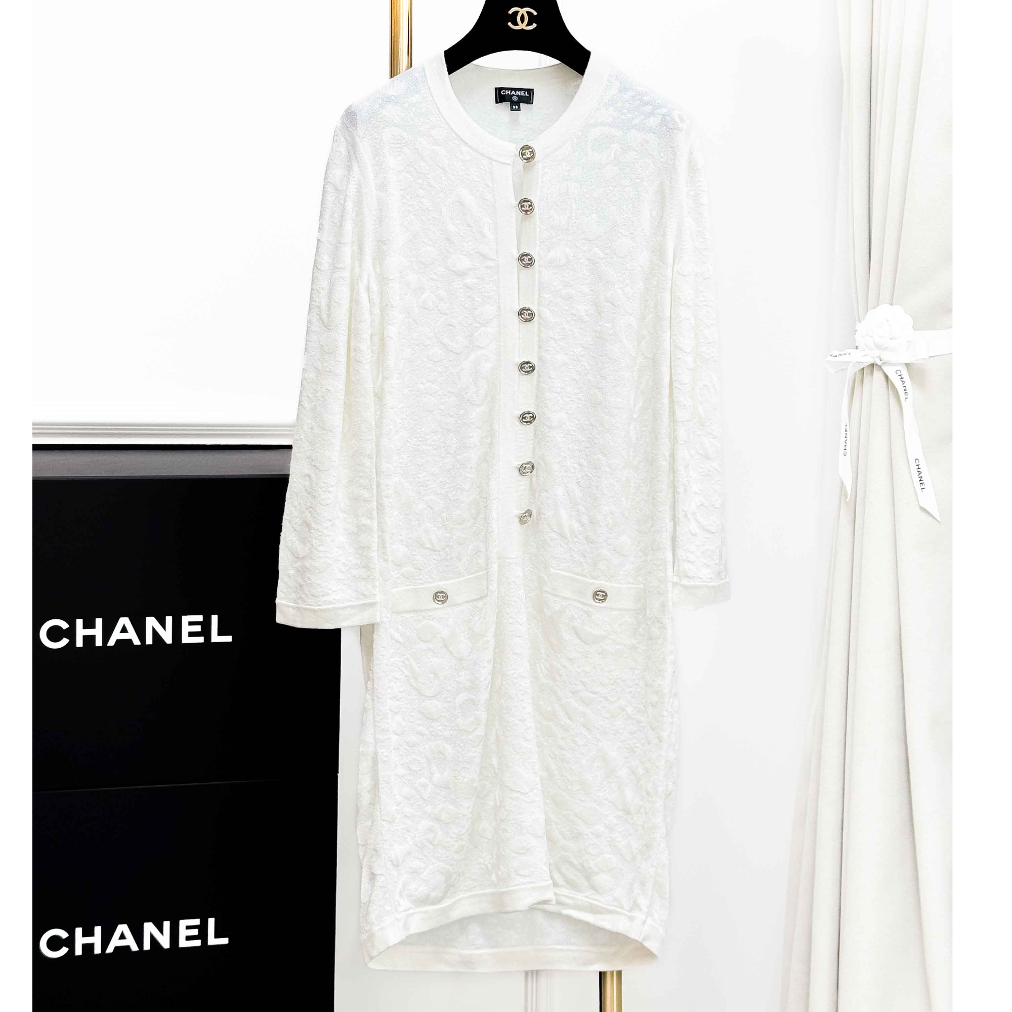 99新 Chanel/香奈儿 38码 白色 豹纹暗纹 银扣 中袖 针织 连衣裙 