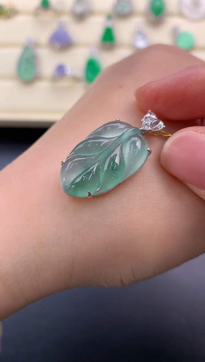 【闪购商品】翡翠颈饰18K金镶嵌D728