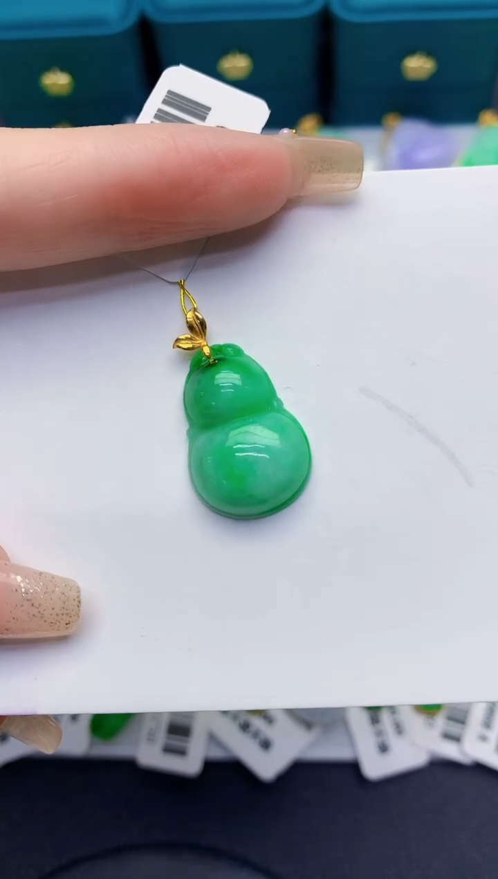 颈饰18K金镶嵌翡翠缅甸天然翡翠A货