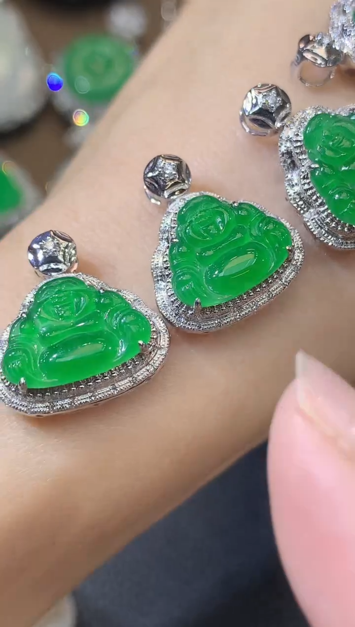 吊坠(不含链)18K金镶嵌翡翠C15 多样性发一件