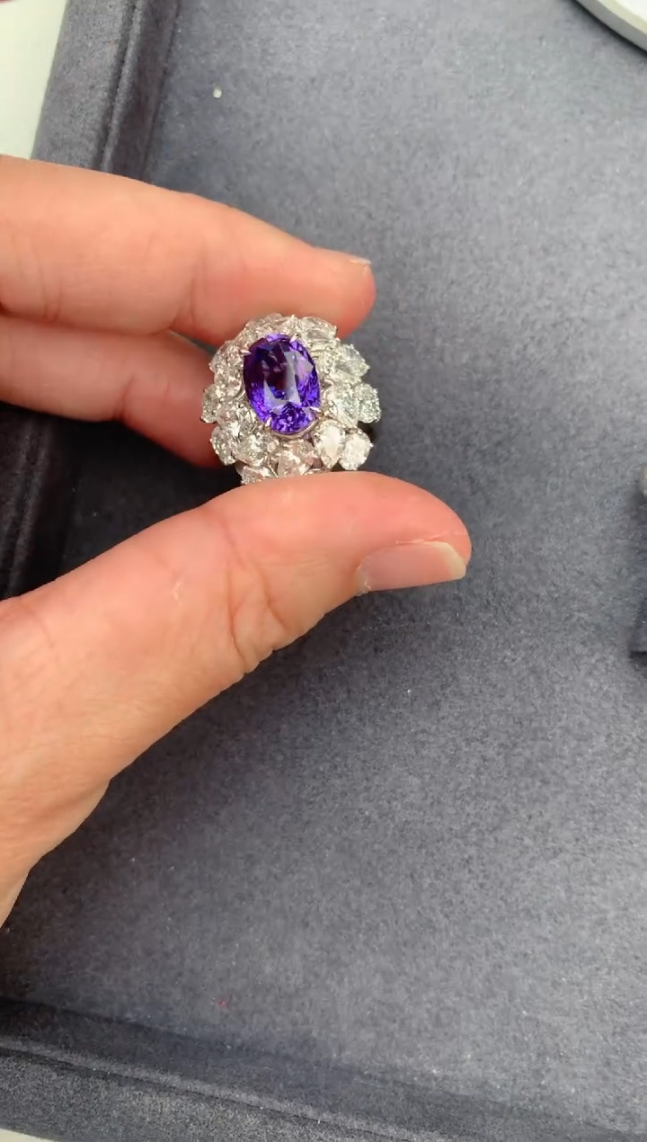 【闪购商品】彩色蓝宝石戒指18K金镶嵌5ct无烧紫蓝宝戒指