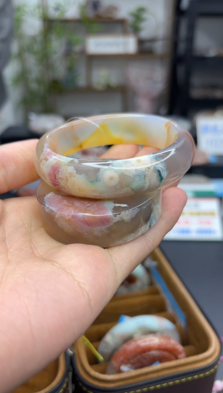 【闪购商品】石英质玉手镯未镶嵌A79(58圈赠送镯心)