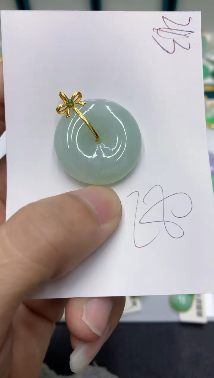 【闪购商品】翡翠颈饰18K金镶嵌翡翠