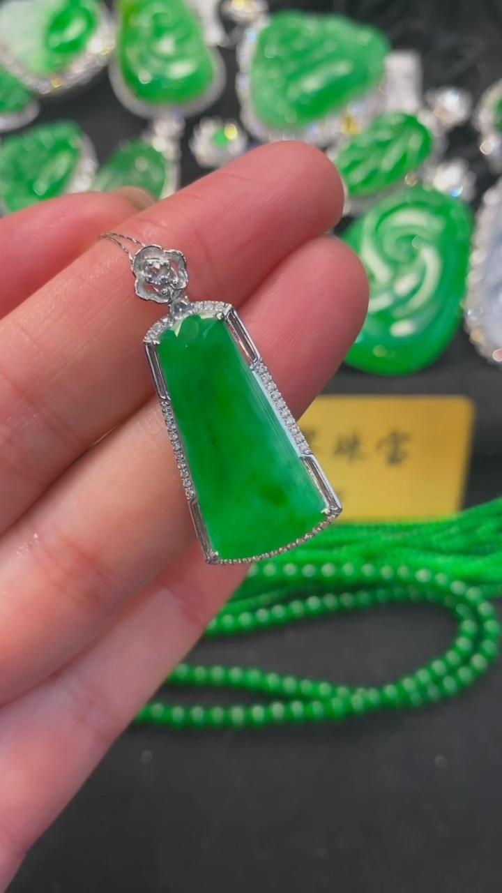 【闪购商品】翡翠吊坠(不含链)未镶嵌无事牌
