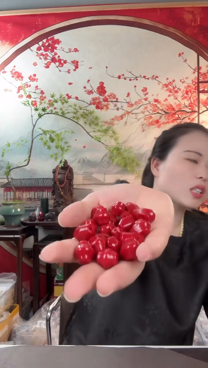 推荐款红色三通珠子