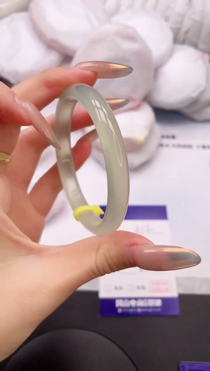 【闪购商品】石英质玉手镯未镶嵌15K412-56