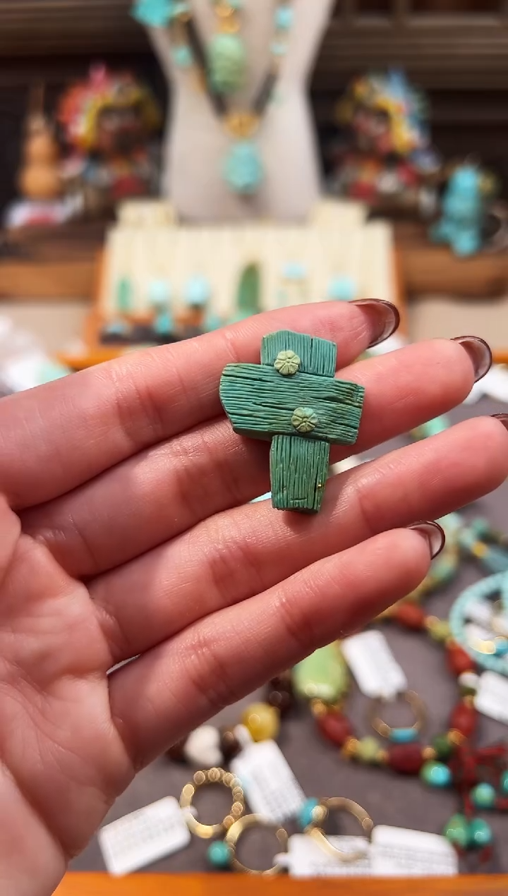 未镶嵌绿松石配饰十字架