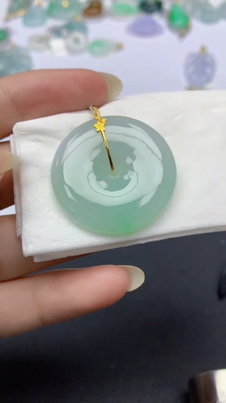 颈饰18K金镶嵌翡翠天然缅甸a货翡翠百元以上9元证书费自理