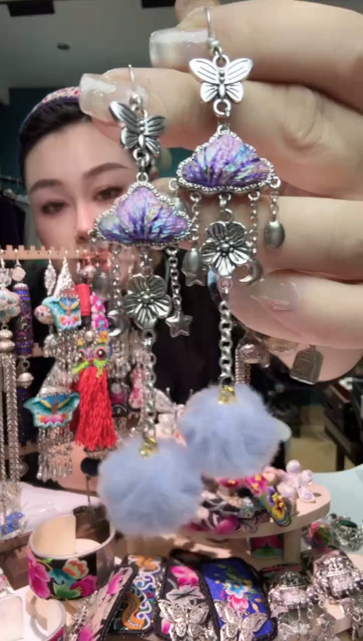 刺绣纯手工苗绣非遗耳环