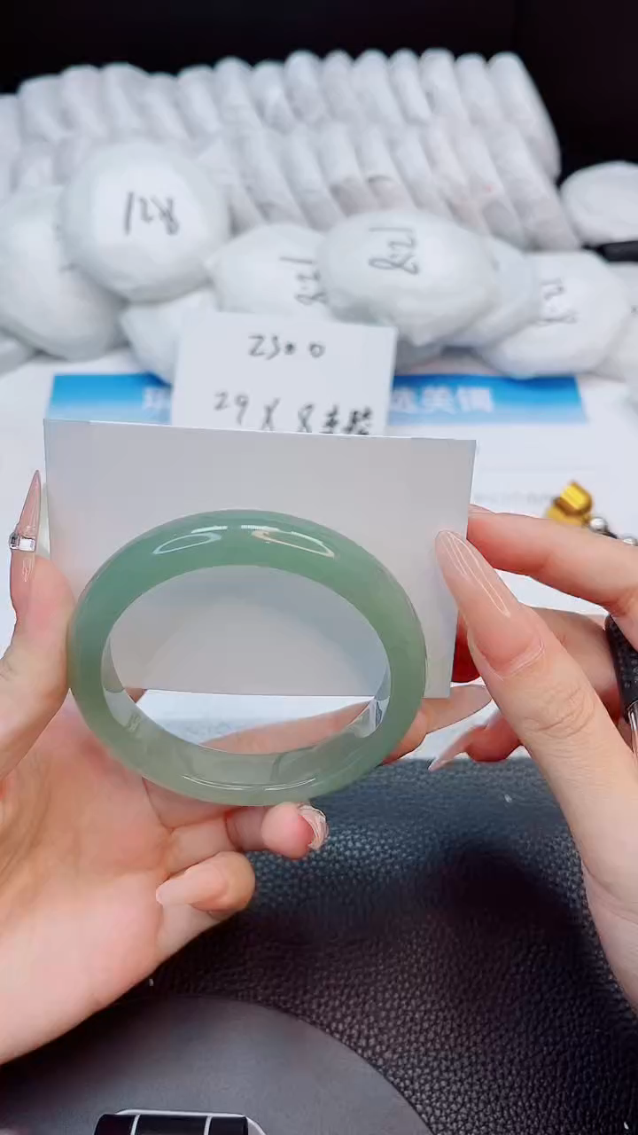 未镶嵌手镯石英质玉146-60