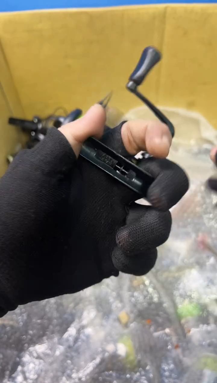 钓***郁微瑕钓鱼轮，直播间讲解为准，看清楚再拍，如有拆卸不退换