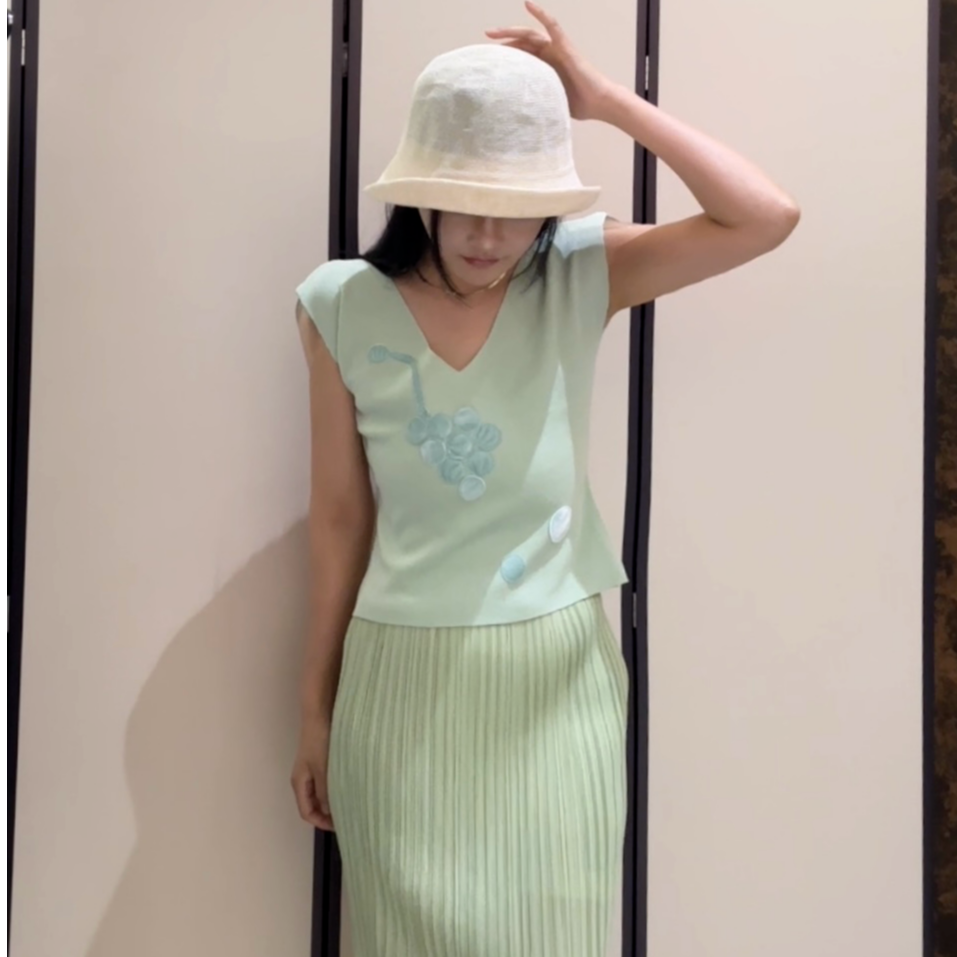 花朵夏季不规则V领无袖修身法式显瘦百搭绿色