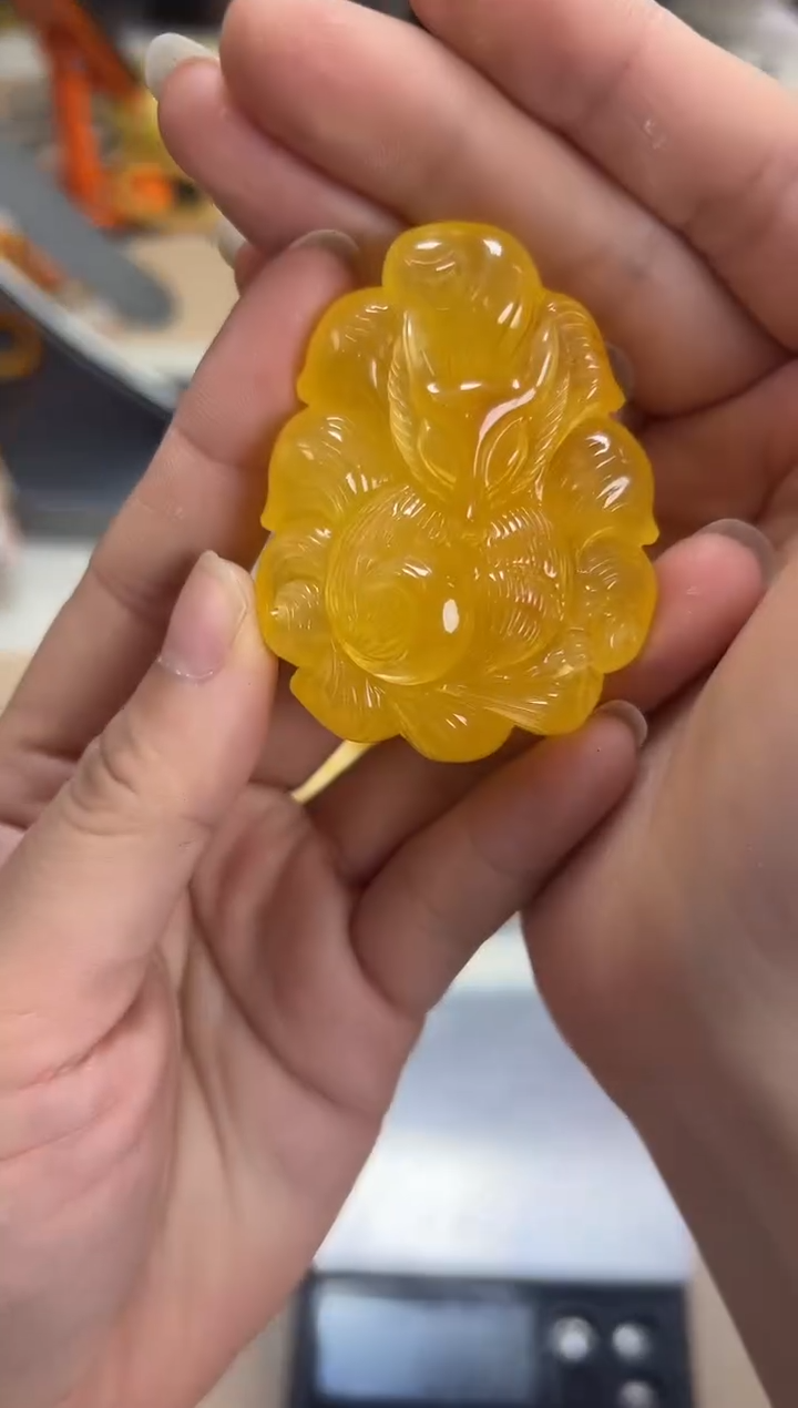 【闪购商品】琥珀裸石未镶嵌蜜蜡吊坠