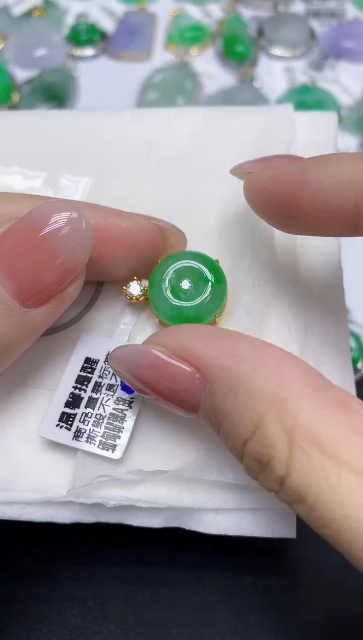 颈饰未镶嵌翡翠天然缅甸翡翠A货多样性发一件