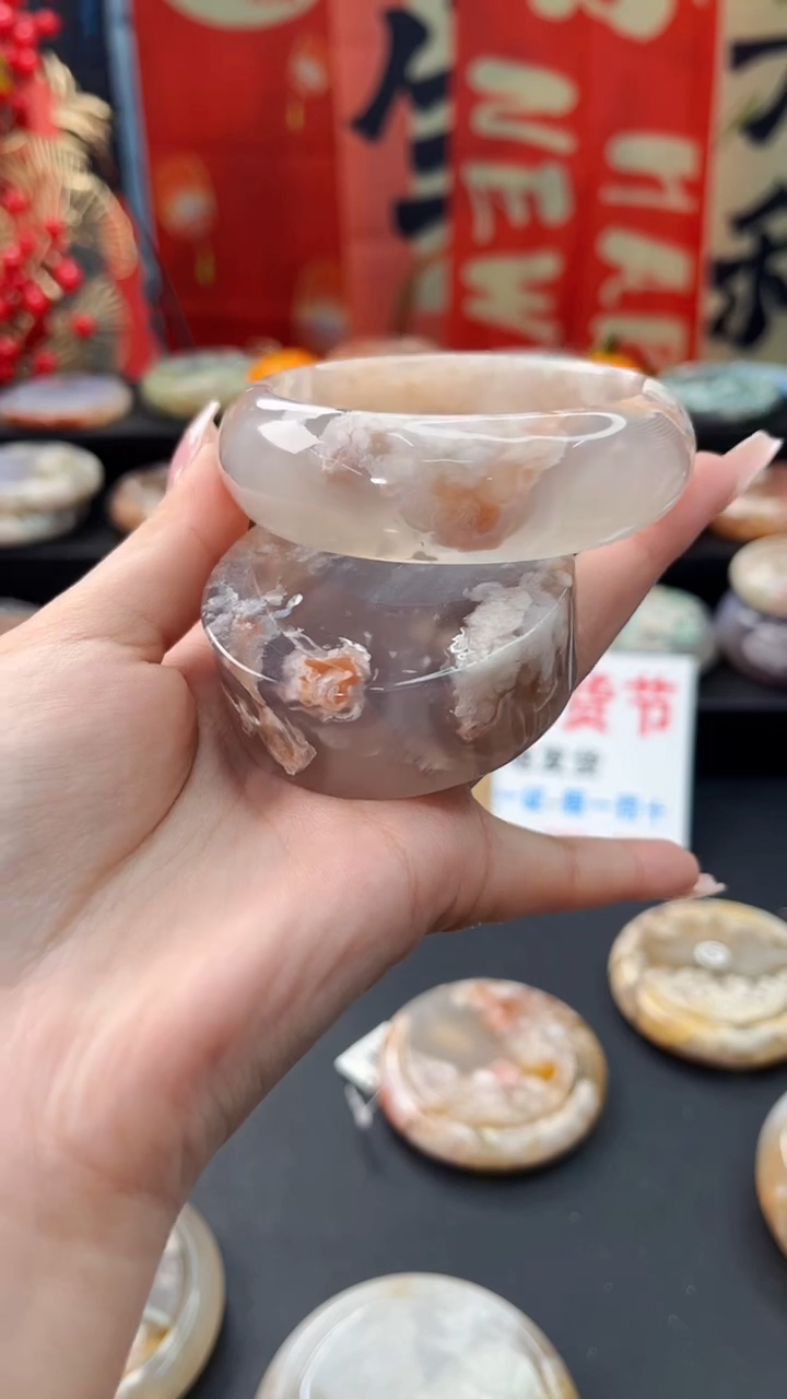 【闪购商品】石英质玉手镯未镶嵌赠送镯心（圈口）58