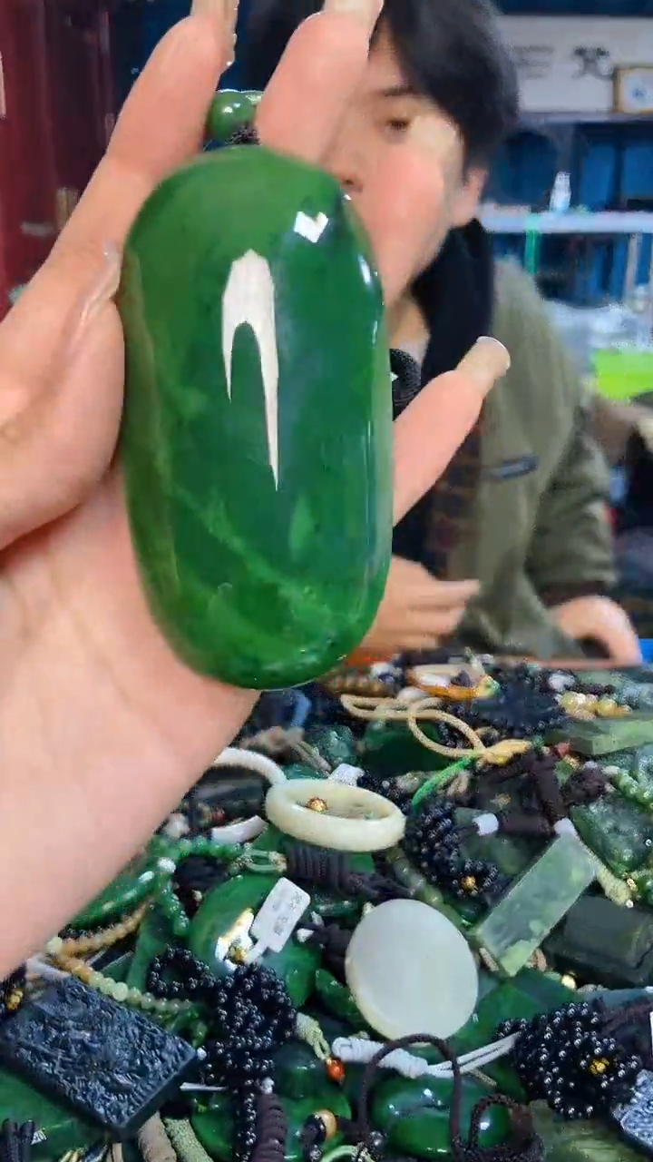 未镶嵌和田玉挂件1