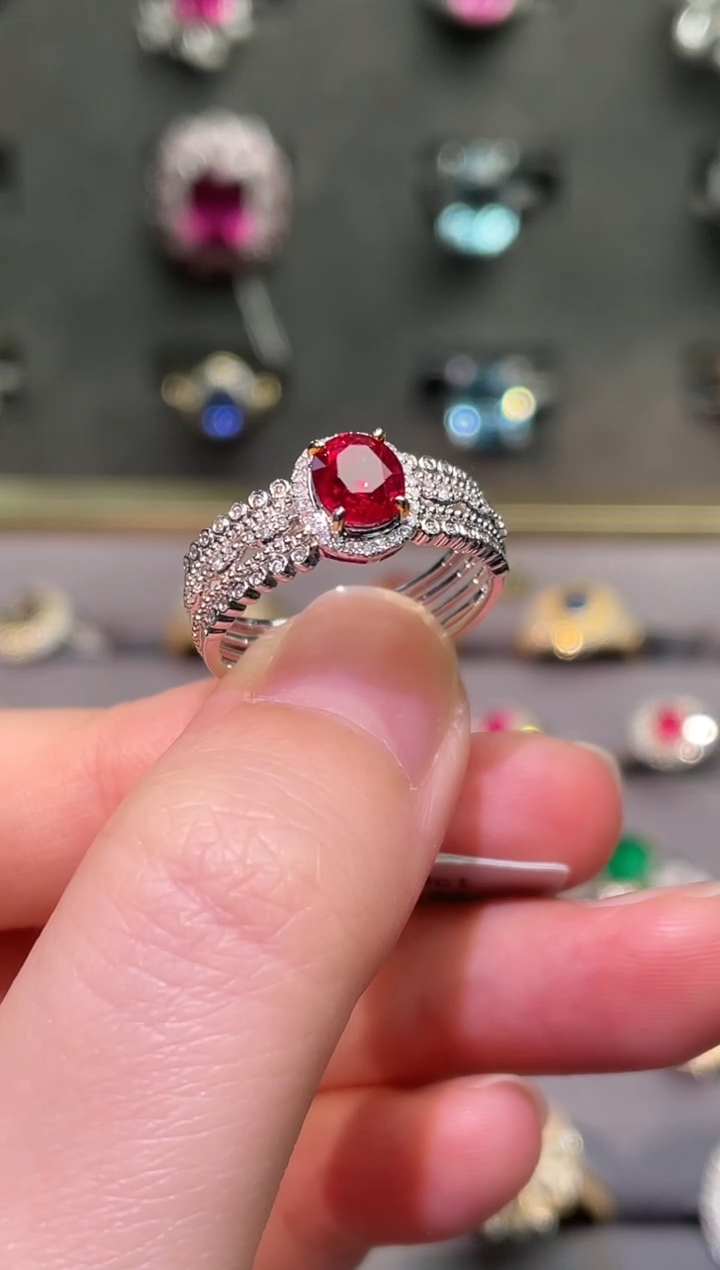 红宝石戒指18K金镶嵌/老烧/1.26ct