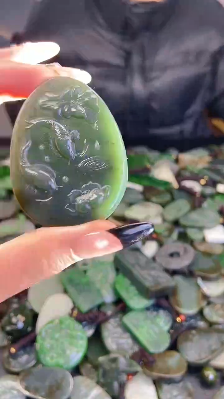 颈饰未镶嵌和田玉1