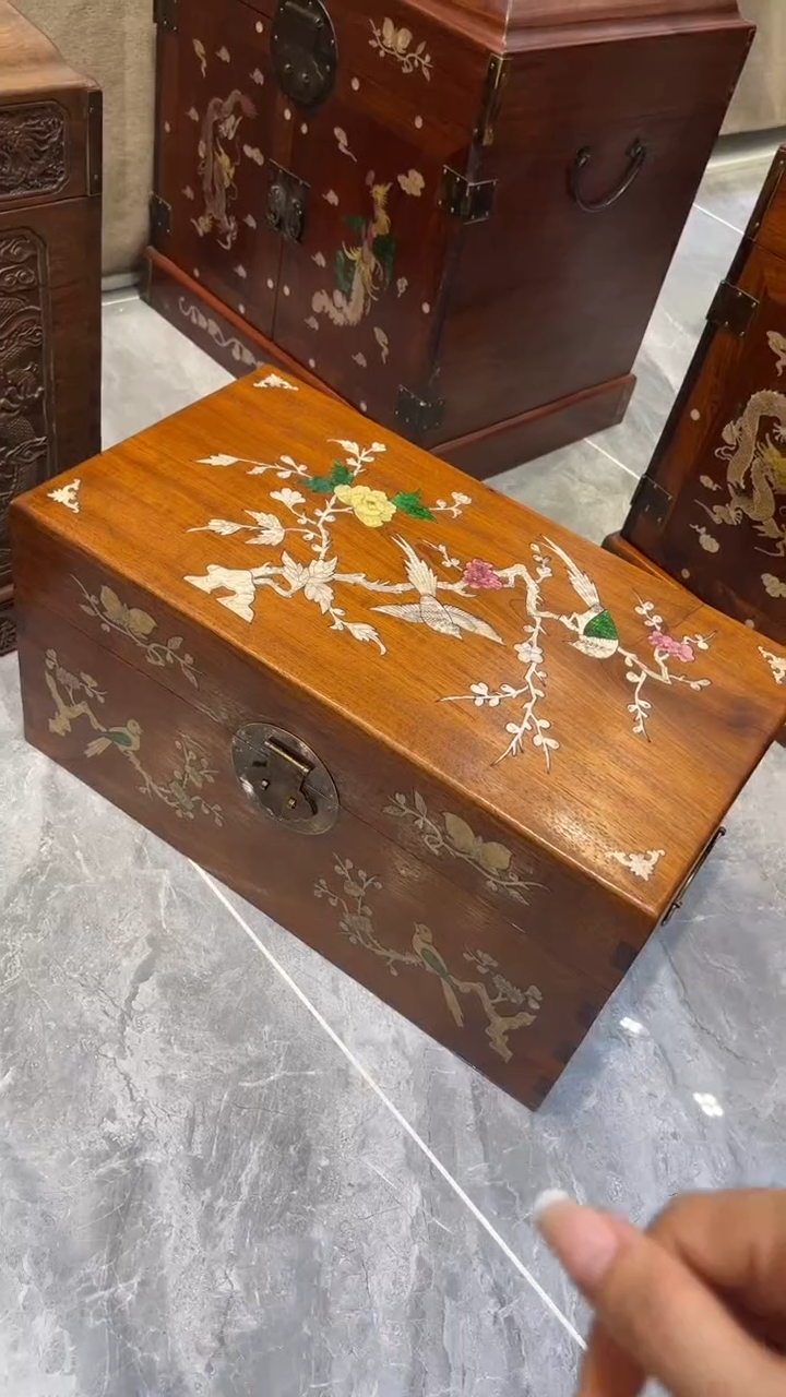 木鸟踏花枝螺钿首饰箱