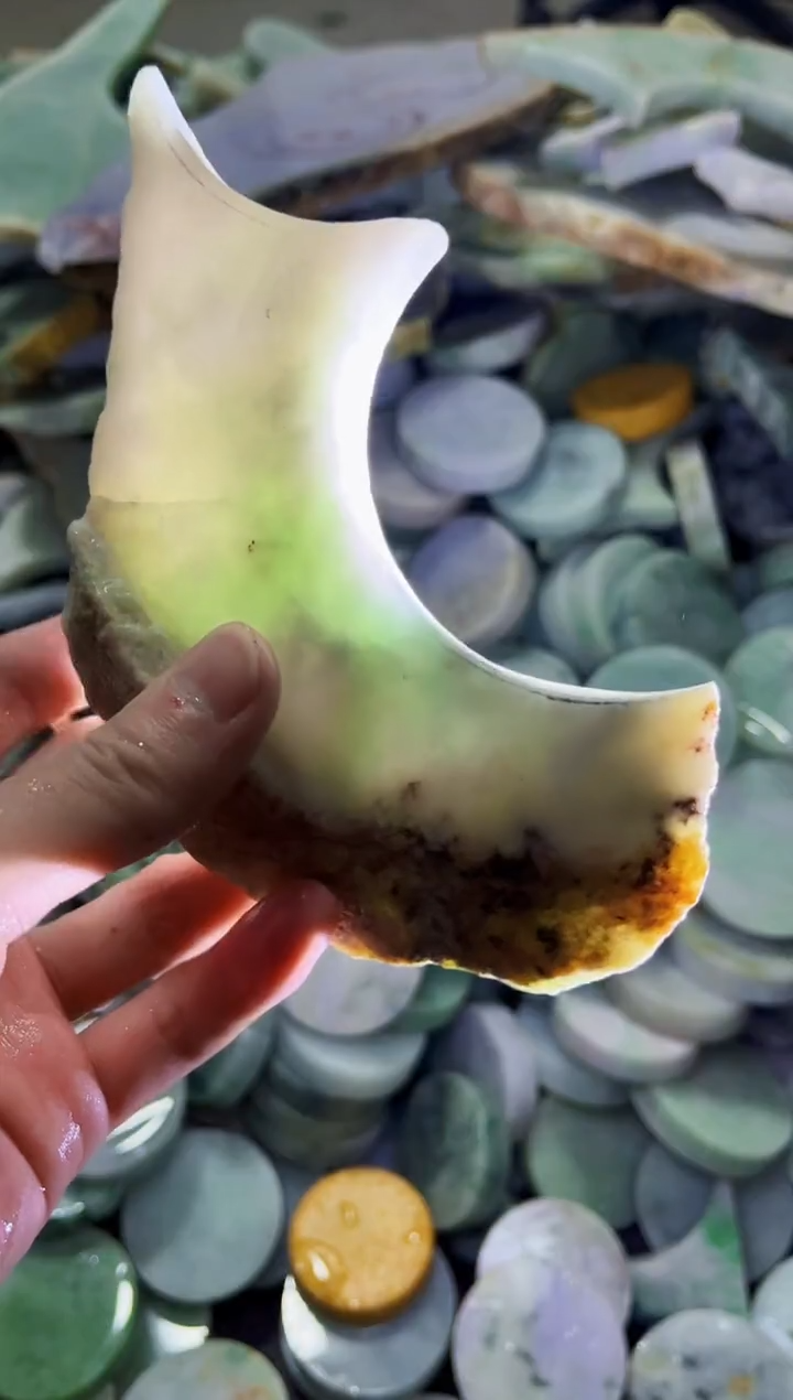【闪购商品】翡翠颈饰未镶嵌A货吴玉365