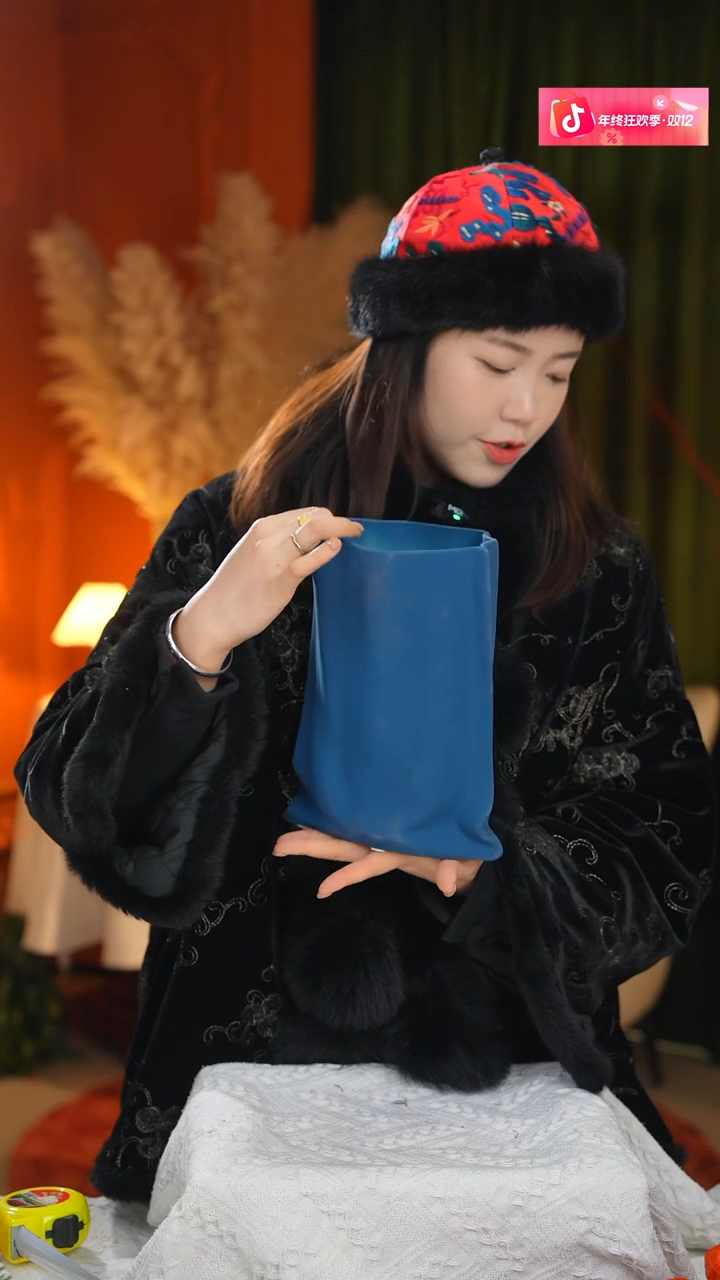 陶瓷 孔雀蓝纸袋花瓶 高23 口径14