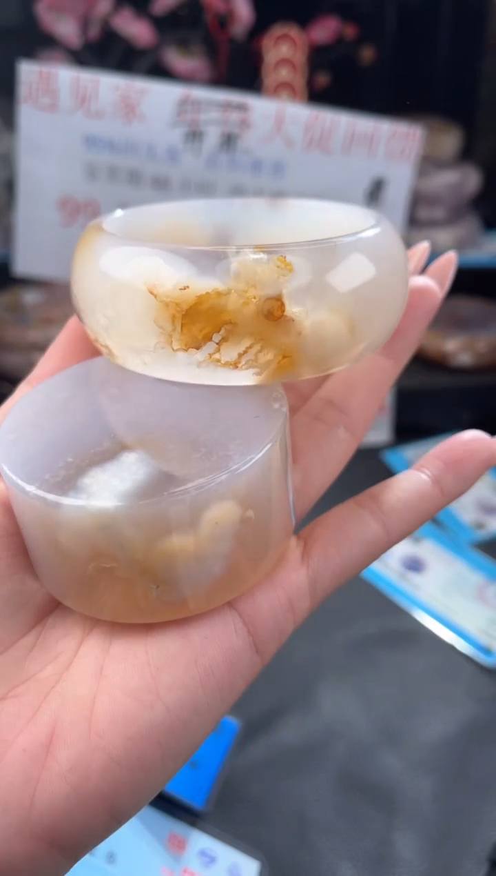 【闪购商品】石英质玉手镯未镶嵌61