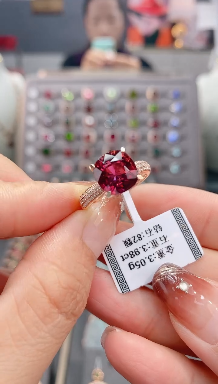 18K金镶嵌戒指碧玺3.98