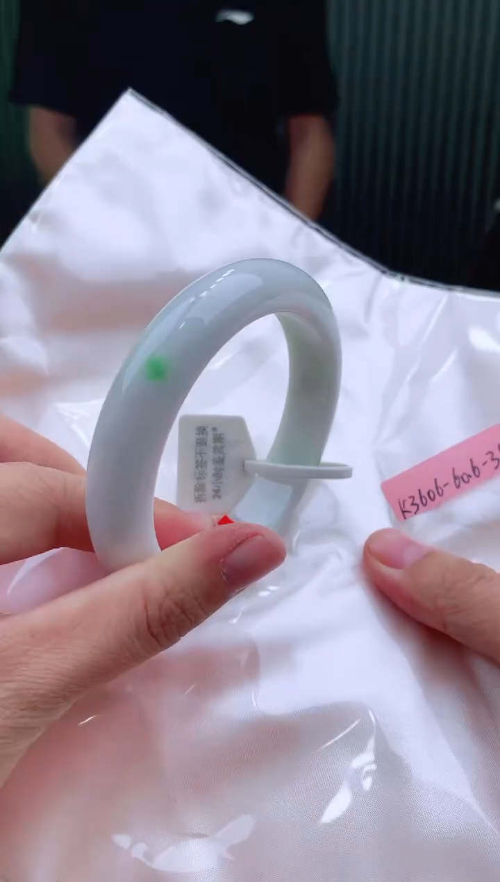 未镶嵌手镯翡翠60+