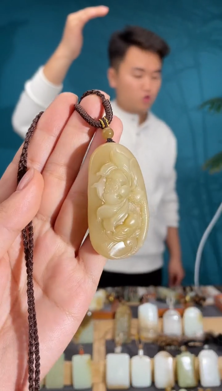 颈饰未镶嵌和田玉1