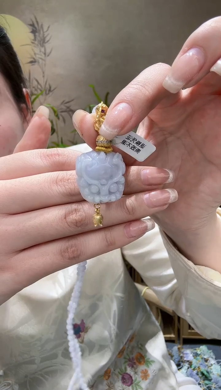 【闪购商品】翡翠颈饰未镶嵌吊坠