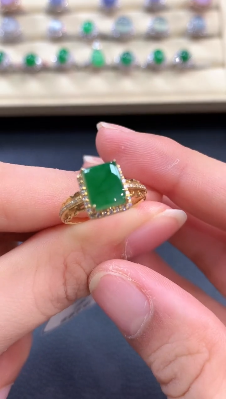 【闪购商品】翡翠戒指18K金镶嵌b43       