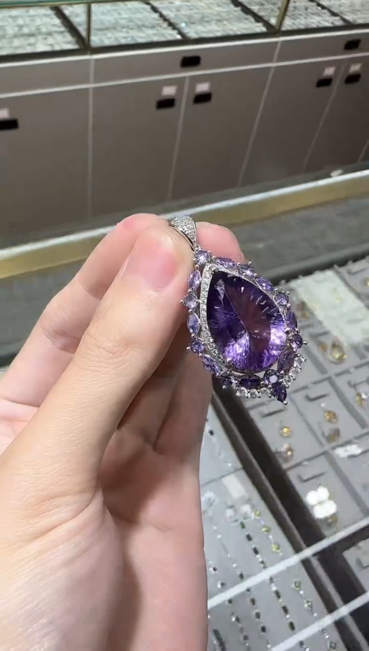 【闪购商品】紫晶颈饰银S925镶嵌14*21mm