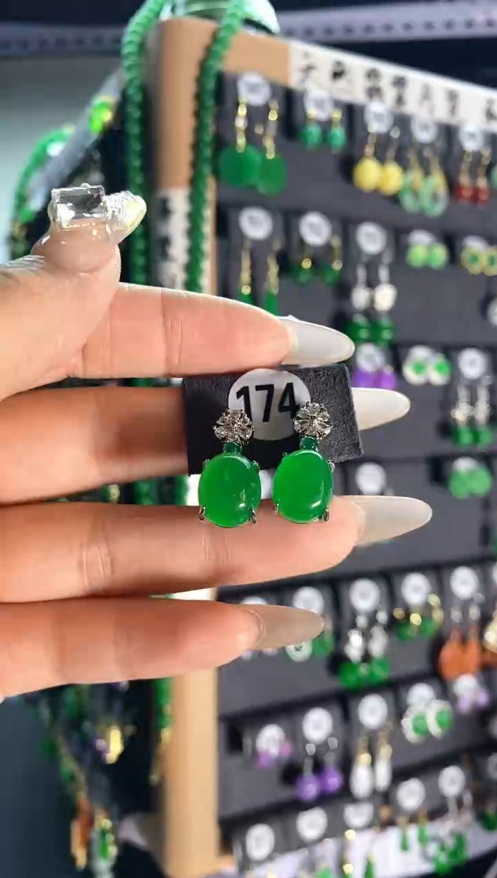 【闪购商品】翡翠颈饰银S925镶嵌174...
