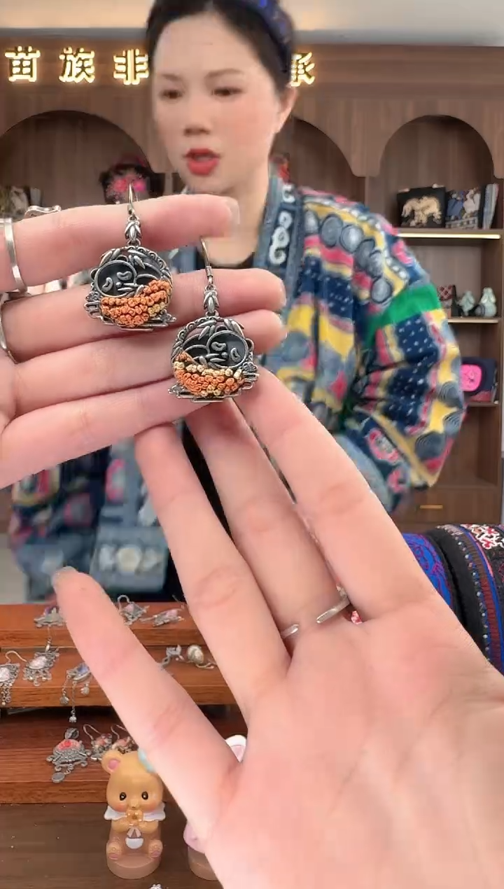 【闪购商品】织绣扶光苗绣传承141