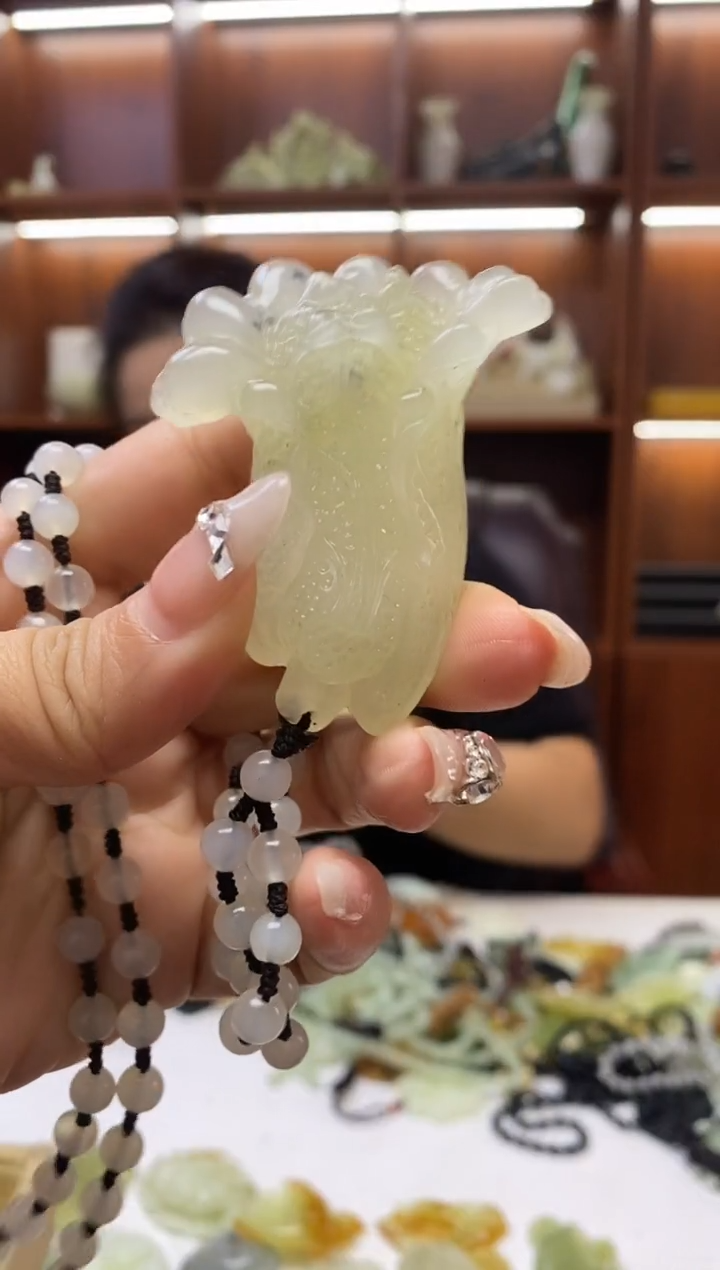 未镶嵌岫玉挂件 