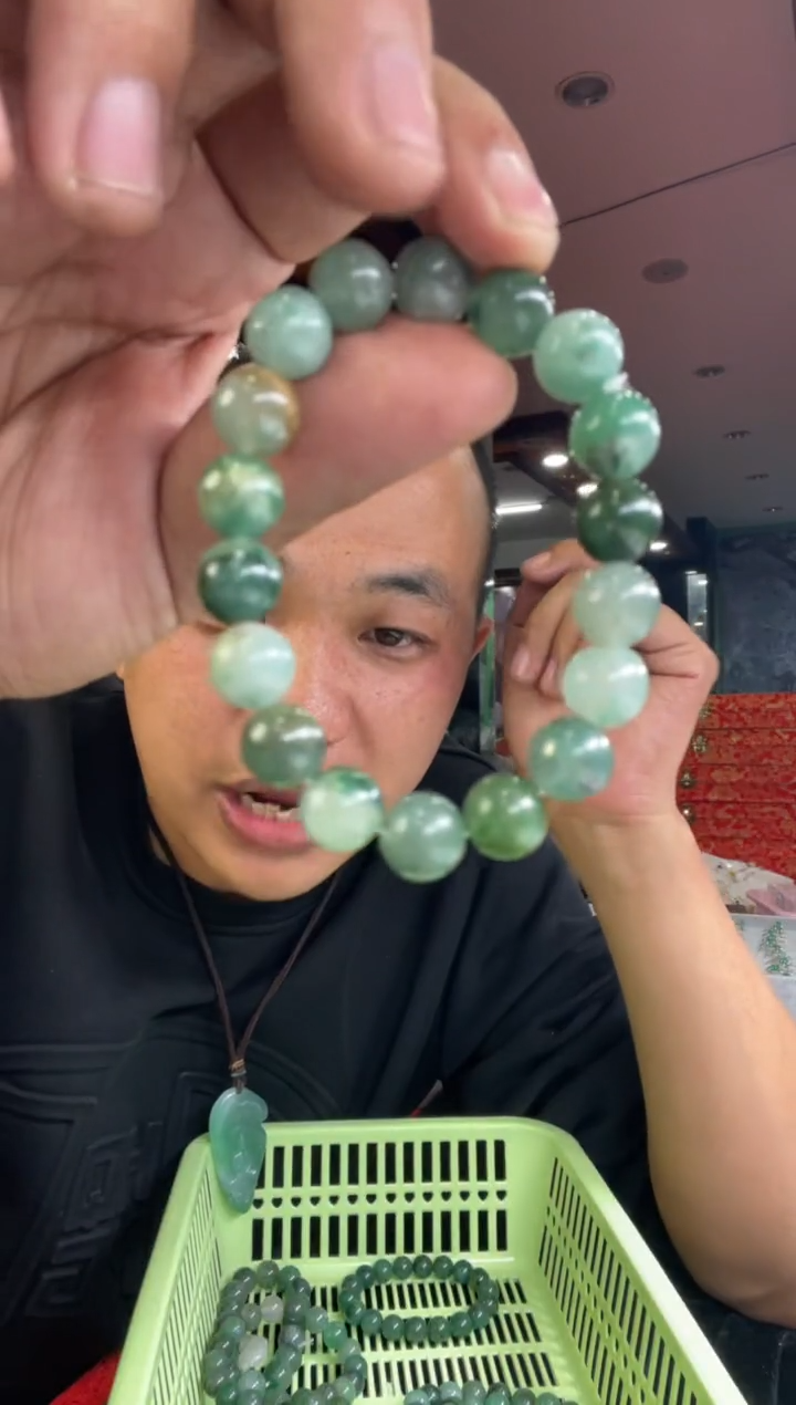 【闪购商品】石英质玉手链未镶嵌手串