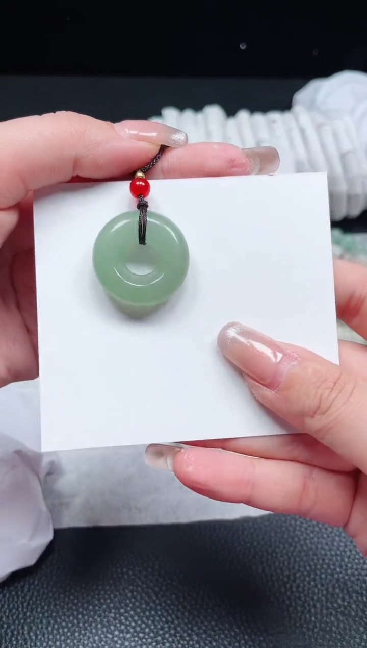 【闪购商品】石英质玉手镯未镶嵌甜甜圈