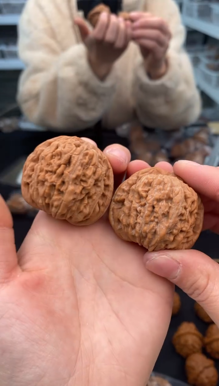 【闪购商品】文玩核桃把件汉高楼40-t368