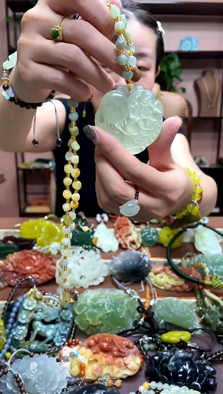 未镶嵌岫玉吊坠·2