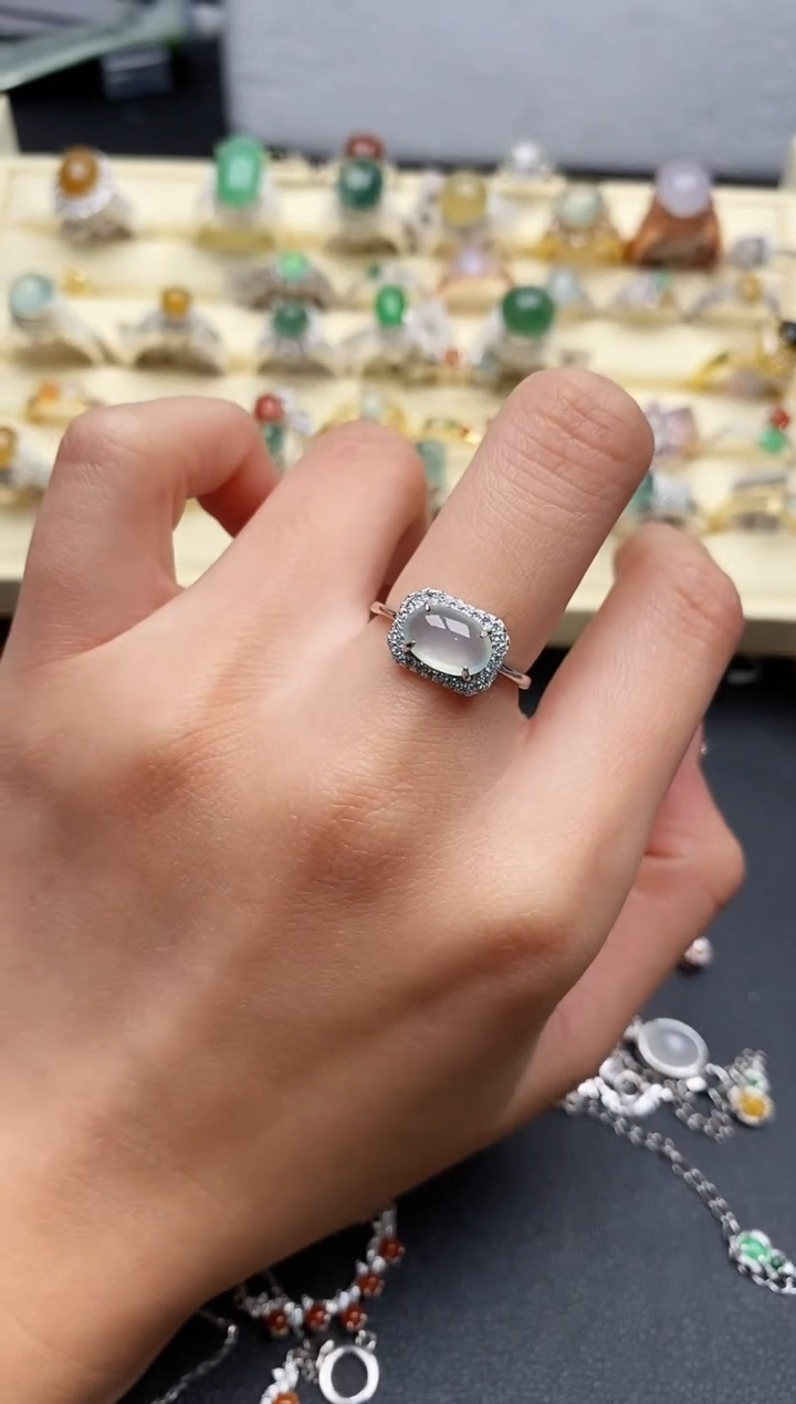 【闪购商品】翡翠戒指银S925镶嵌666666+5