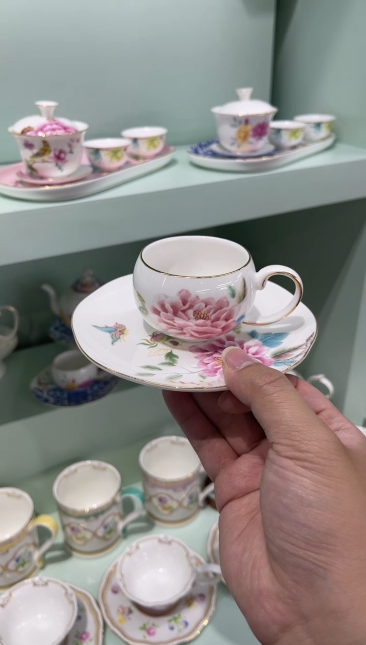 45%以上骨粉骨瓷圆球杯碟