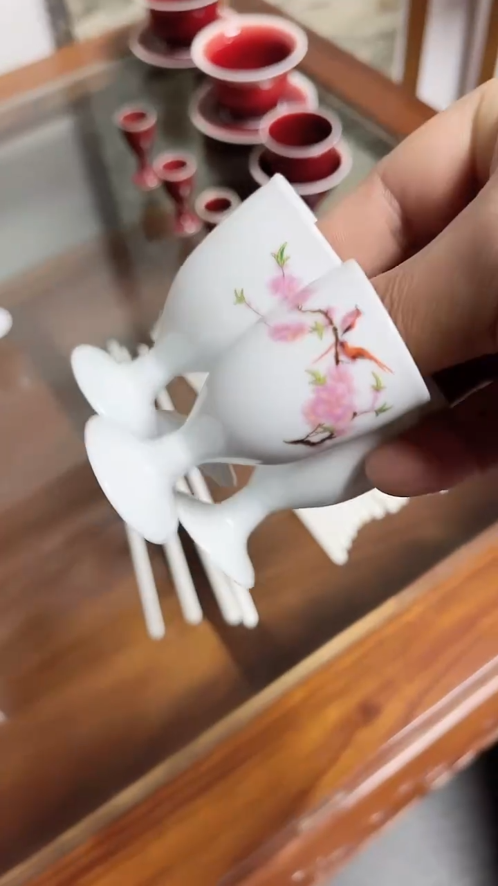【闪购商品】瓷水点桃花小酒杯