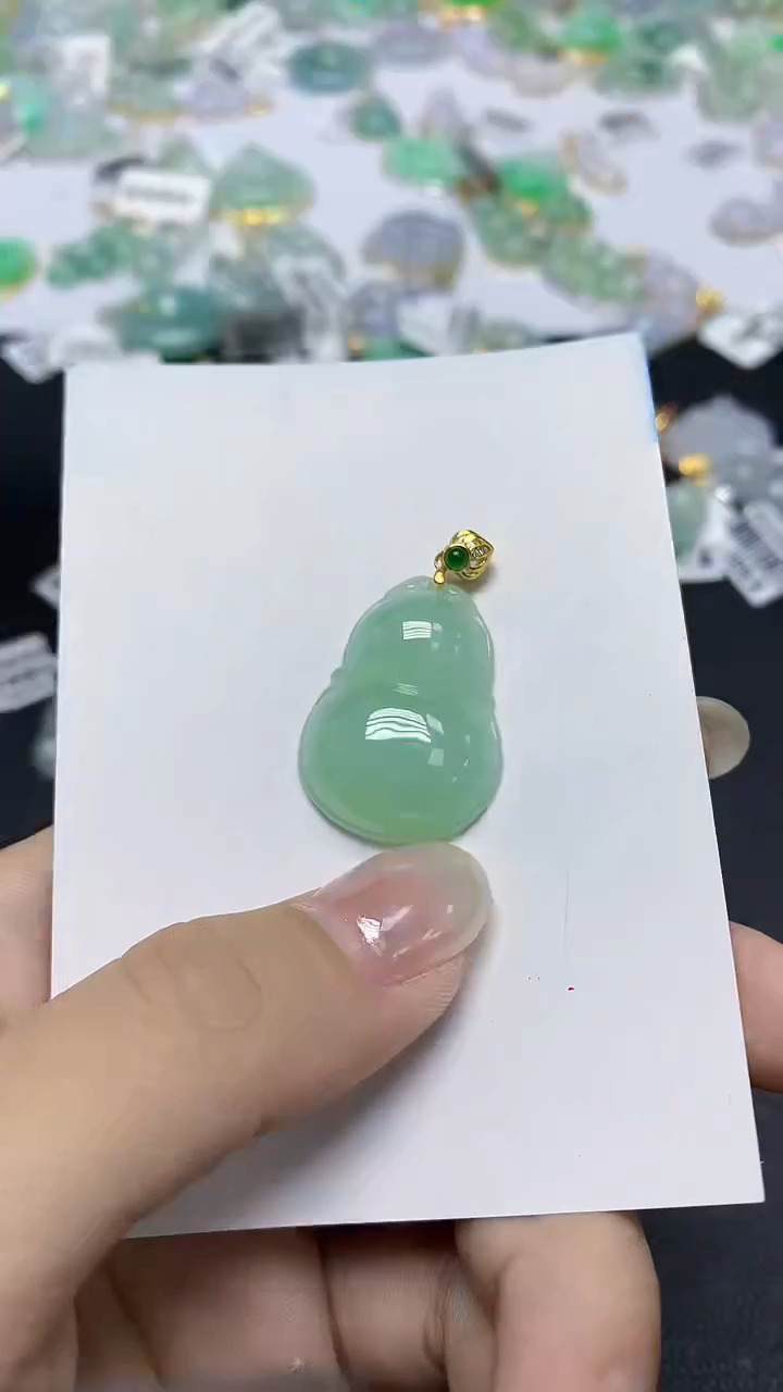 翡翠未镶嵌颈饰天然缅甸翡翠A货