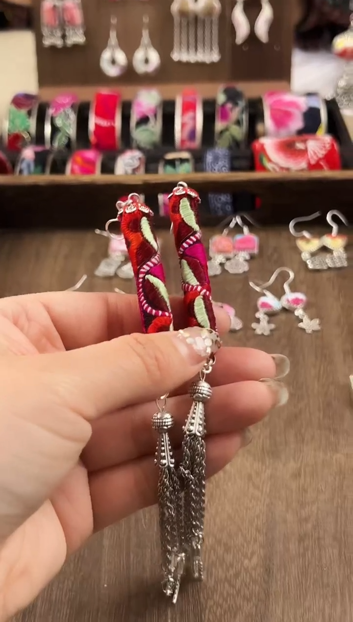 【闪购商品】织绣民族风老绣饰品581