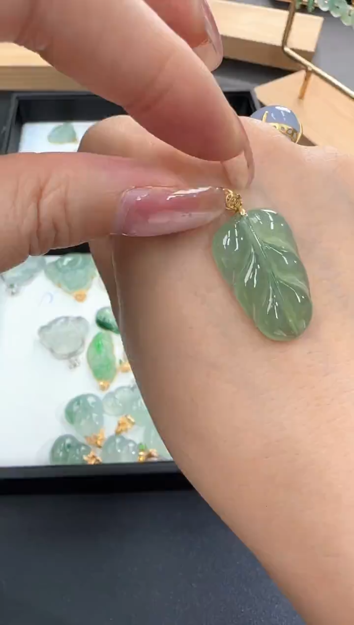 【闪购商品】翡翠颈饰18K金镶嵌250212234