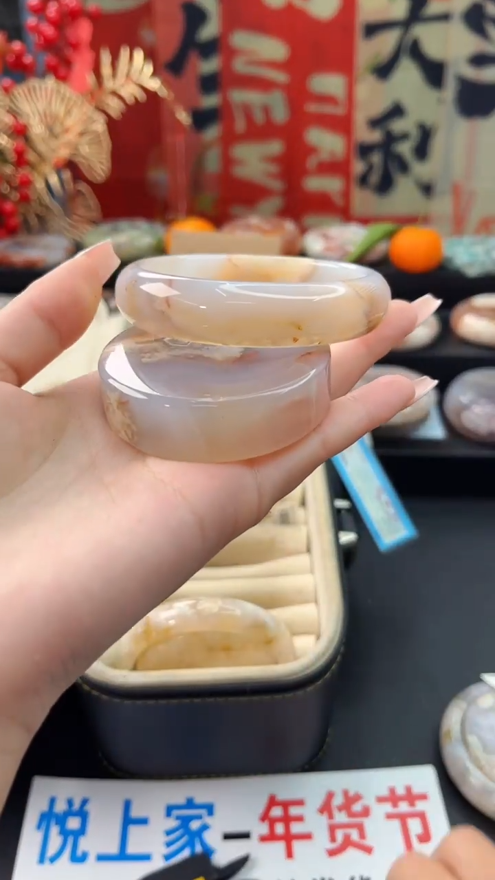 【闪购商品】石英质玉手镯未镶嵌赠送镯心（58圈口）