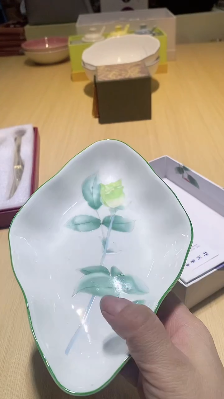 【闪购商品】瓷片锅碗瓢盆一件不剩
